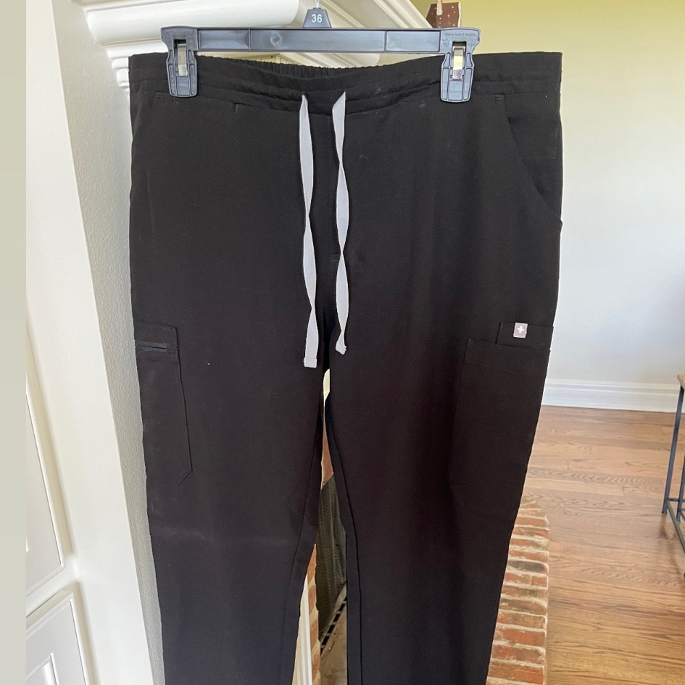 Figs Yola High-Waisted Straight Leg Skinny Scrub Pants